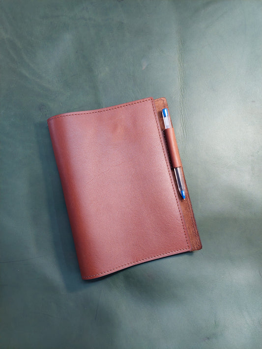 Book cover with pen holder - Maka Leathergoods